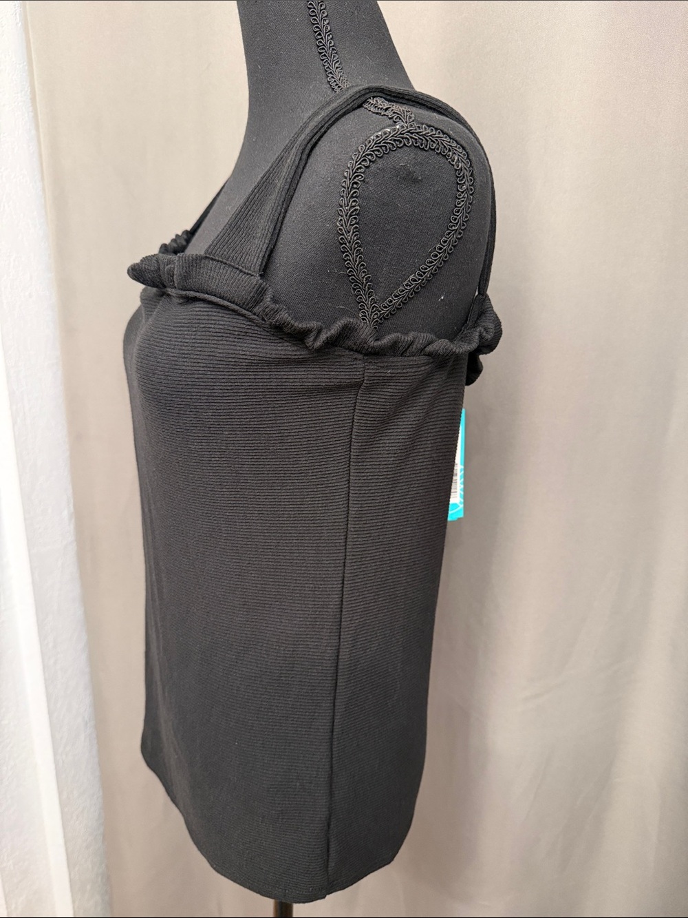 Gilli Black Ribbed Ruffle-Trim Tank Top - Picture 2 of 5